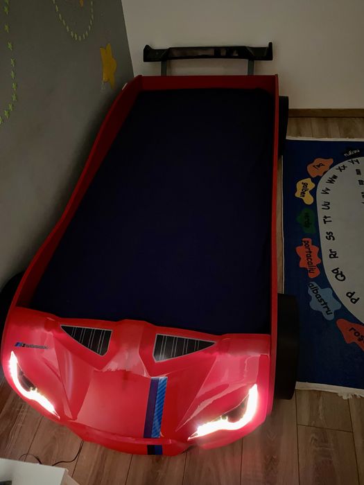 Pat copii 3-14 ani, in forma de masina de curse.