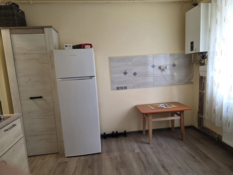 Garsonieră et 1 Simeria