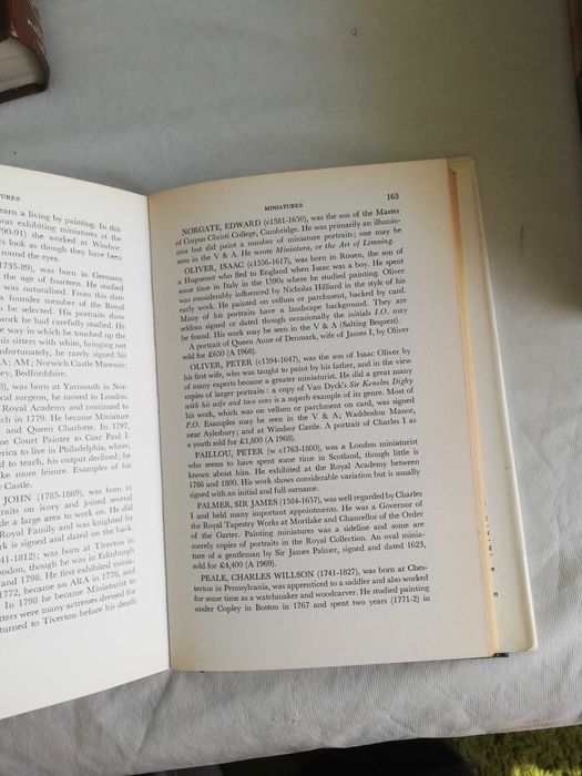 Set 4 carti despre antichitati si  reparatii ceasuri in engleza