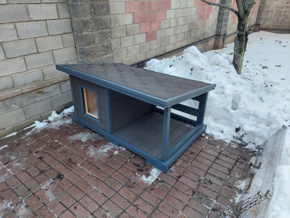 Будка для собак с терассой