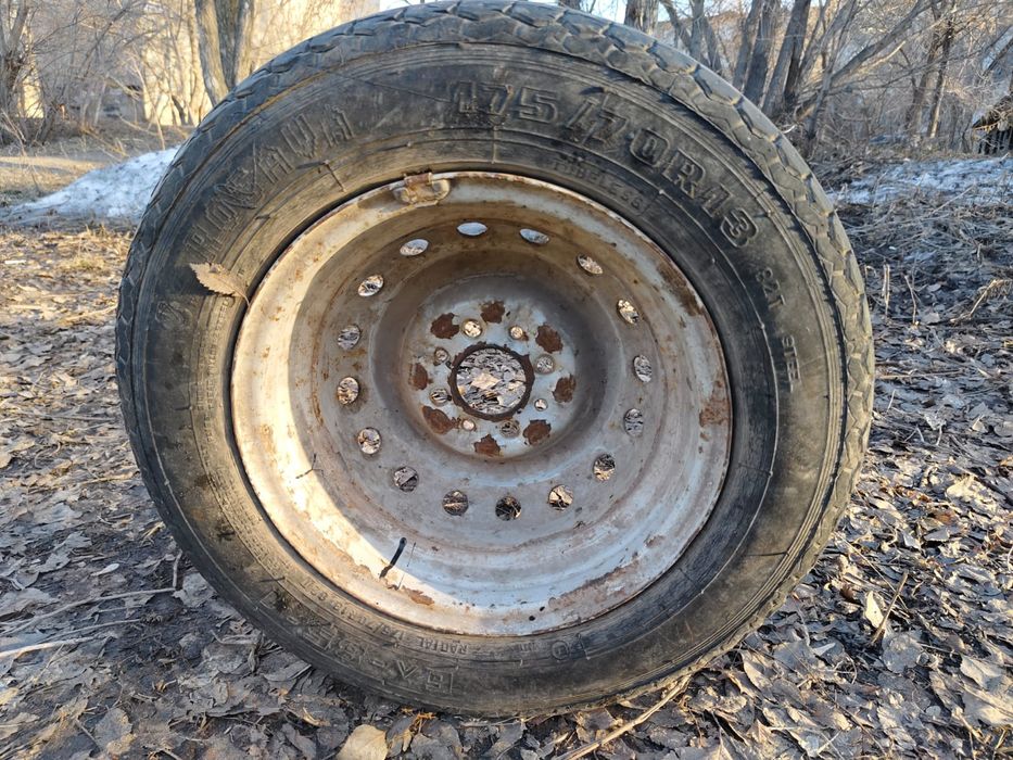 Продаю колесо на москвич