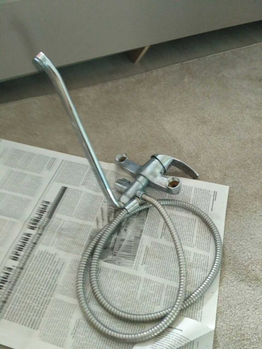 Продаю смеситель для ванны, б/у, в хорошем состоянии