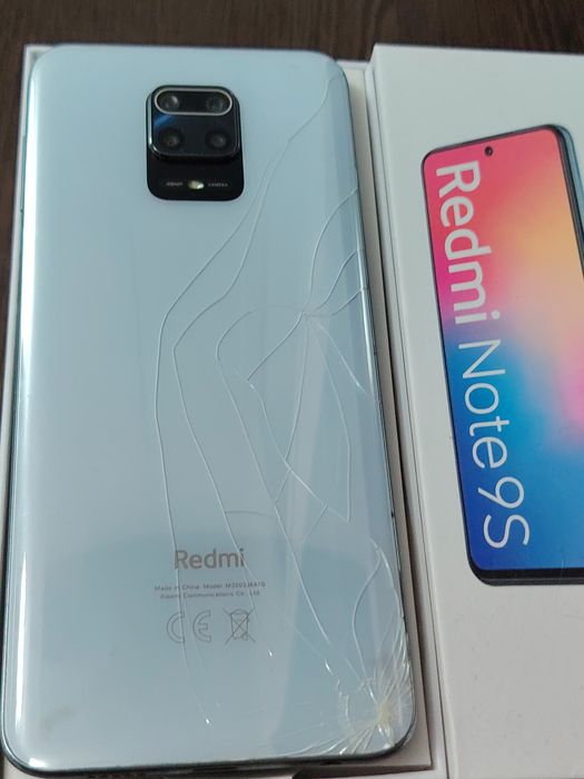 Два сматрфона. Рэдми.