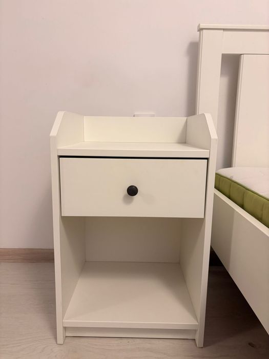 Pat cu saltea si noptiera