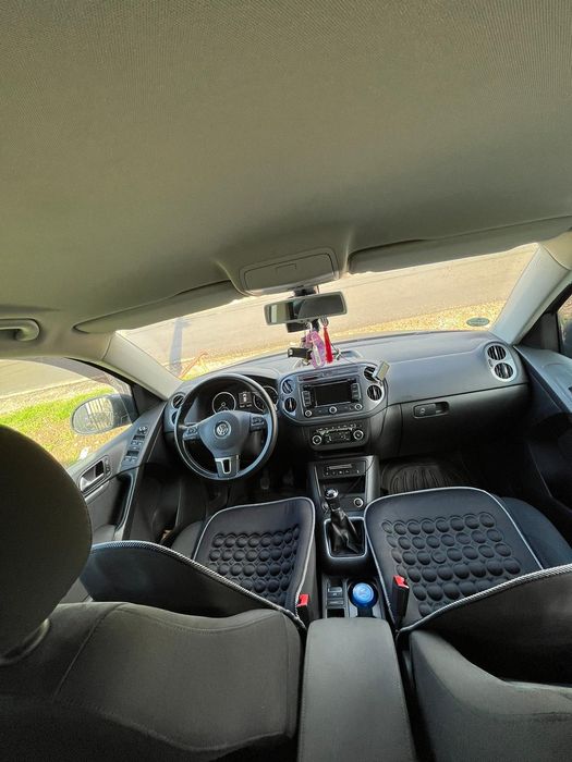 Vand VW TIGUAN 4X4 2.0 TDI Accept si unele schimburj