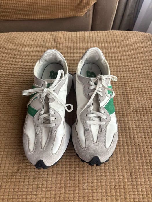 New Balance 327