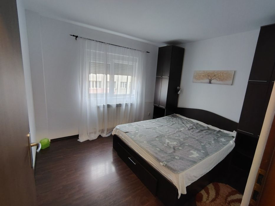 Proprietar închiriez ap. 2 camere Tineretului,Visana