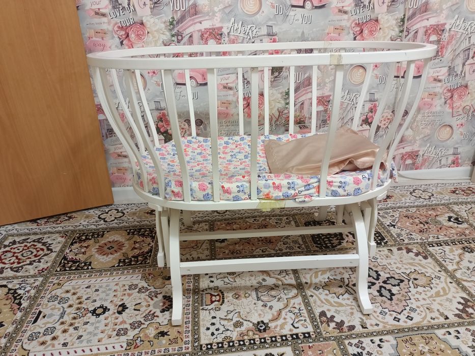 Продам детскую кроватку