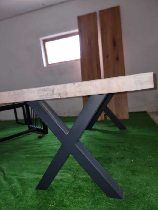 Masă din lemn masiv stejar