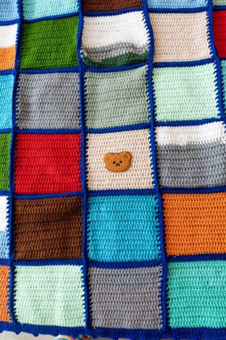 Многоцветно одеалце за момченце