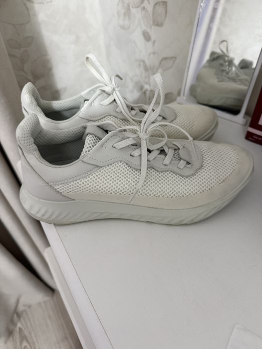 Ecco кросовки женские