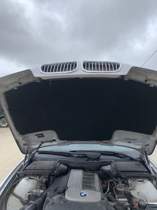 Обивка/уплотнитель капота Бмв Х5 Е53