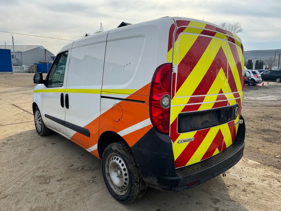Bara / Capota / Faruri / Aripi / Usi Opel Combo 2015