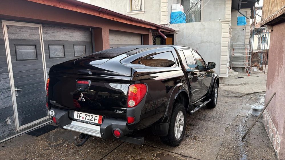 Mitsubisi L200 2012