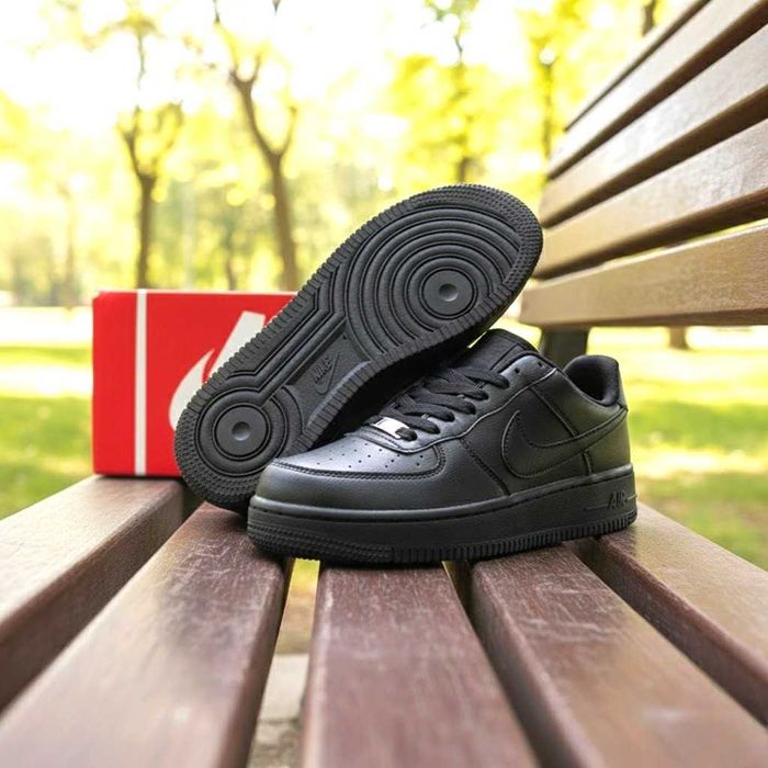 Adidasi Nike Air Force 1 Triple Black / Model Fete Baieti