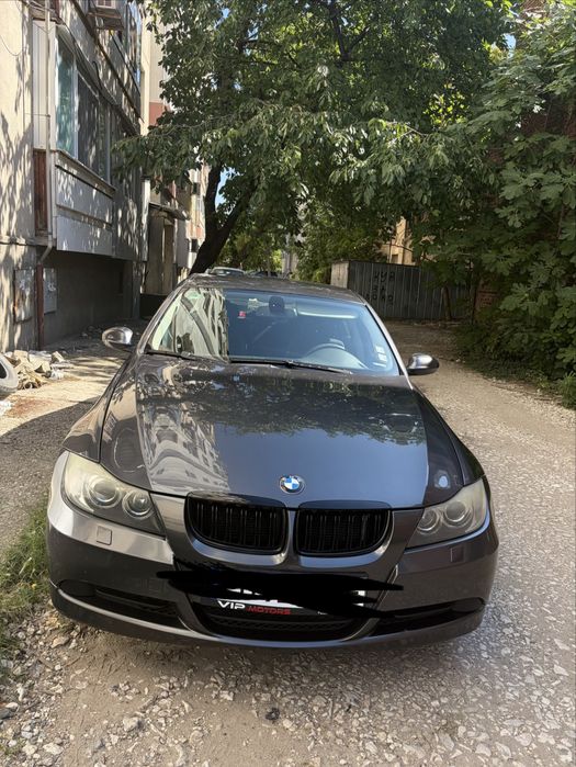 BMW 320 E90 кола