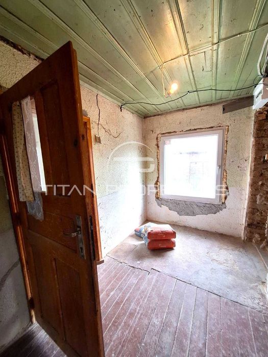 Едноетажна къща в Старосел