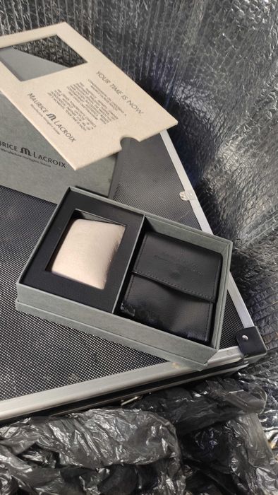 Коробки для швейцарских часов.