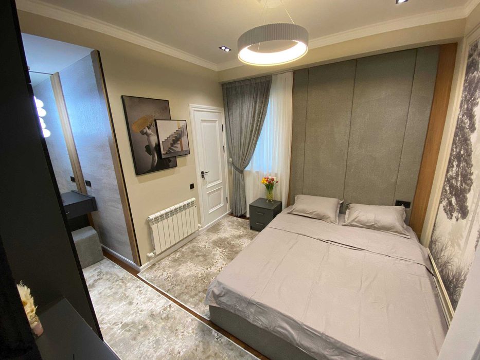 Продается квартира в Яккасарайском районе Новостройка 3-х ком 2-этаже