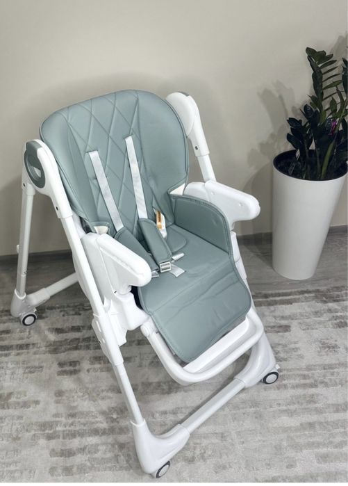 Детский стульчик для кормления