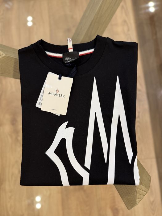 Таниски Balenciaga, Moncler, Amri