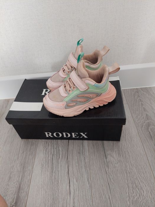 Кроссовки детский