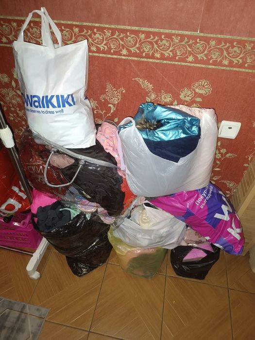 Отдам вещи и обувь на девочку 4,5,6 лет