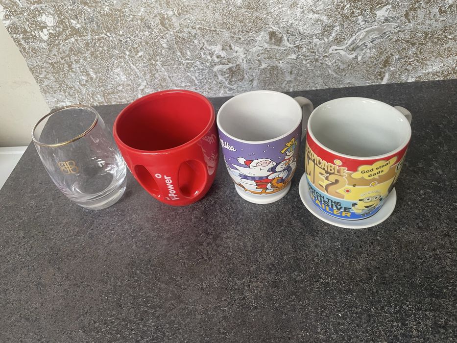 4 броя чаши.