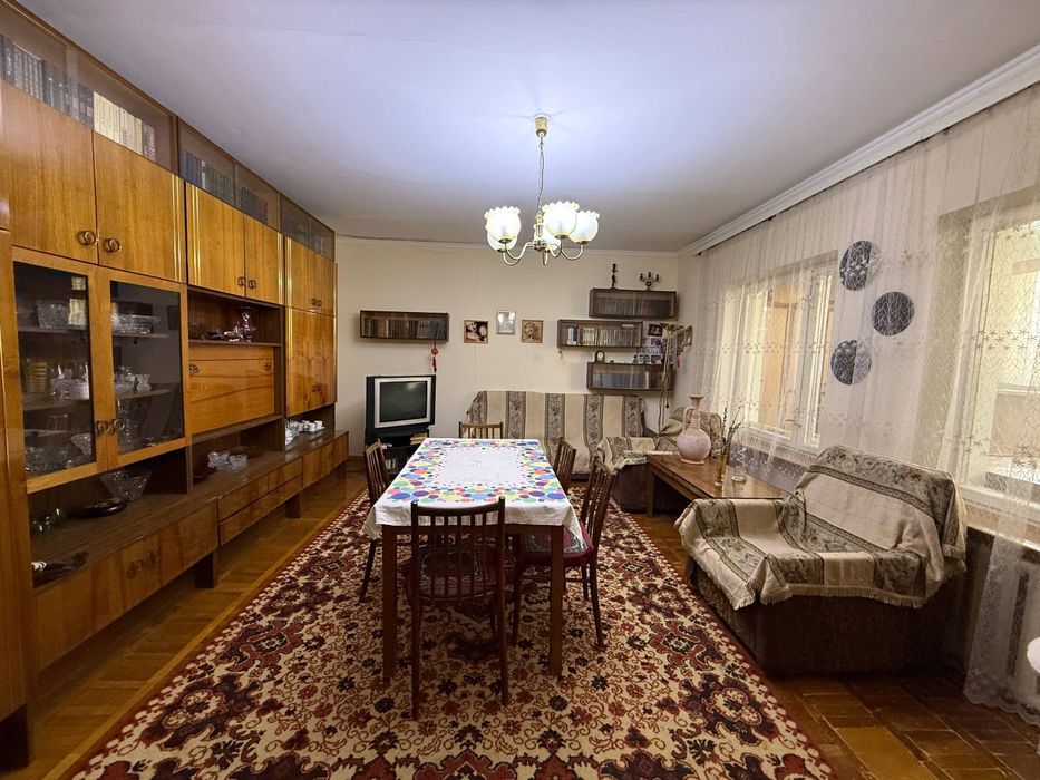 2в 3/5/5 на Дружбе Народов, лифт.кирпич. 100 кв.м.