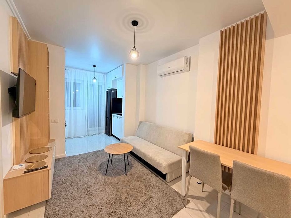 Apartament de inchiriat, recent renovat, strada Hera