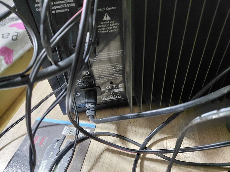 Продавам logitech z5500 внос холандия