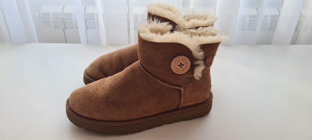 Ghete UGG Button dama