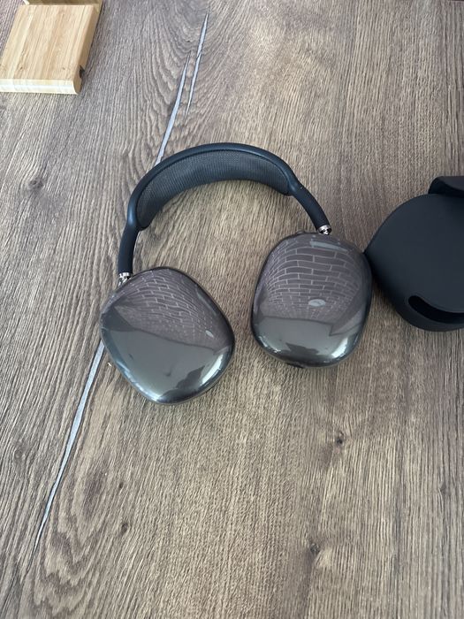 Airpods max черного цвета