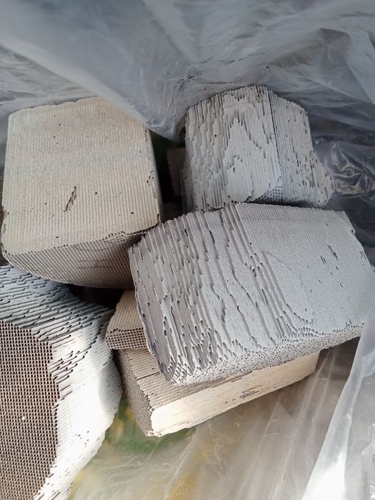 Принимаем автокатолизаторы  дорого