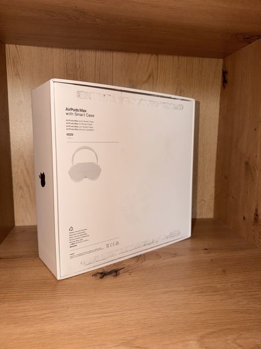 AirPods Max with Smart Case