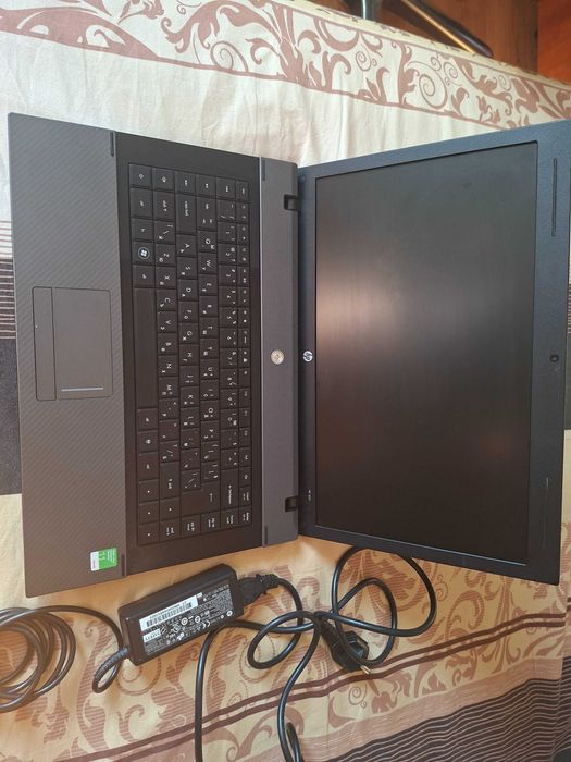 Лаптоп HP 625  Супер запазен и Много малко работил,без забележки е.