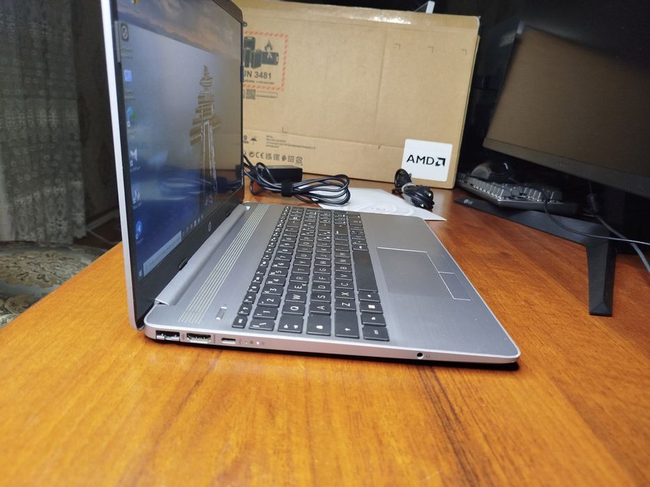 Продается ноутбук HP Laptop 250 G8 AMD Ryzen 3 8/256 15.6 FHD