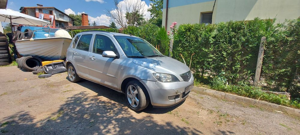 Mazda 2 на части