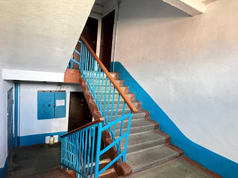продам 3 комнатную квартиру