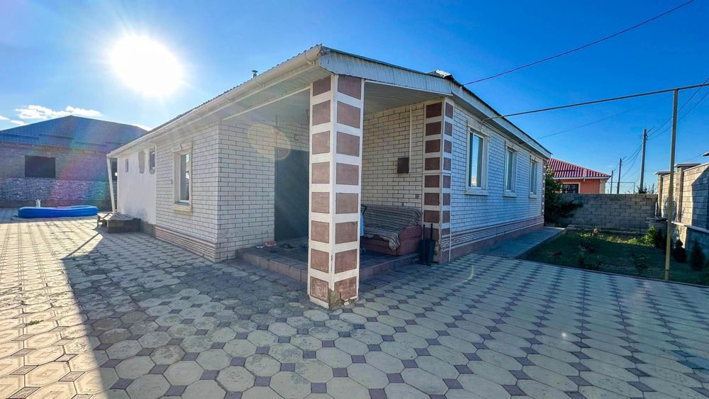 Продается дом с магазином в мкр. Новый Восток