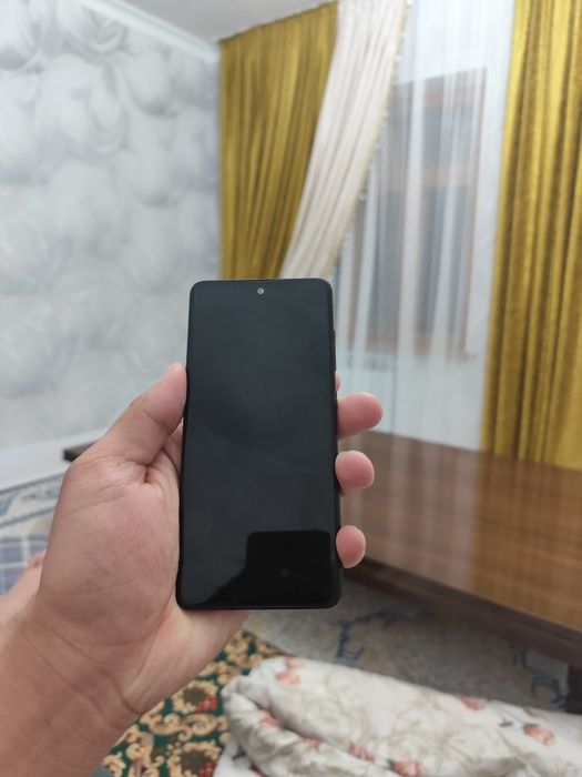 Samsung A51 в хорошем состояний