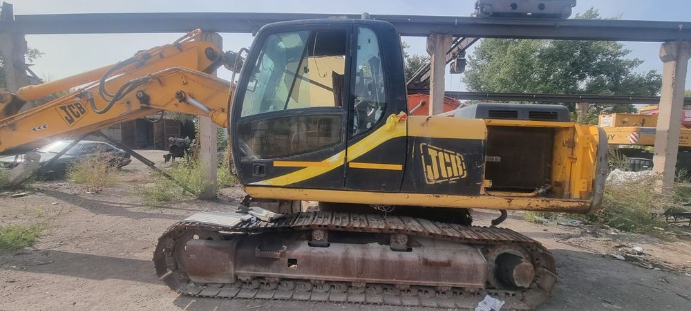 Продам гусеничный экскаватор JCB JS220LC