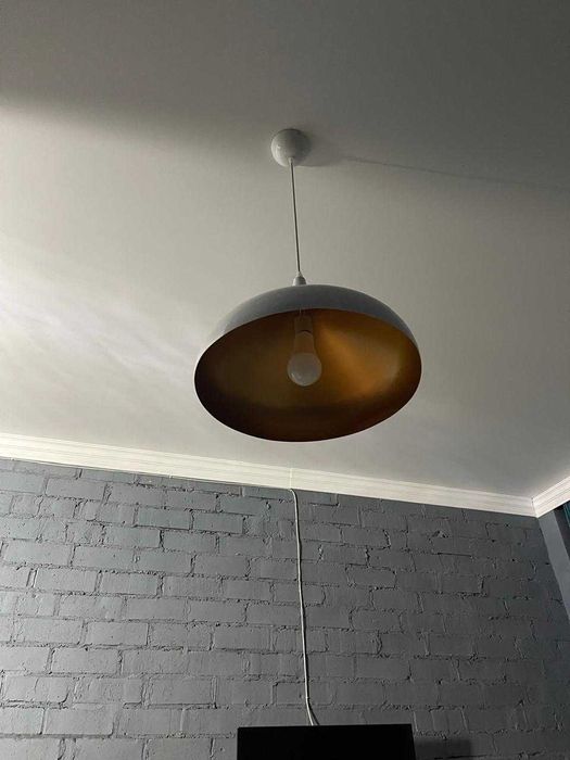 Продам люстру б/у