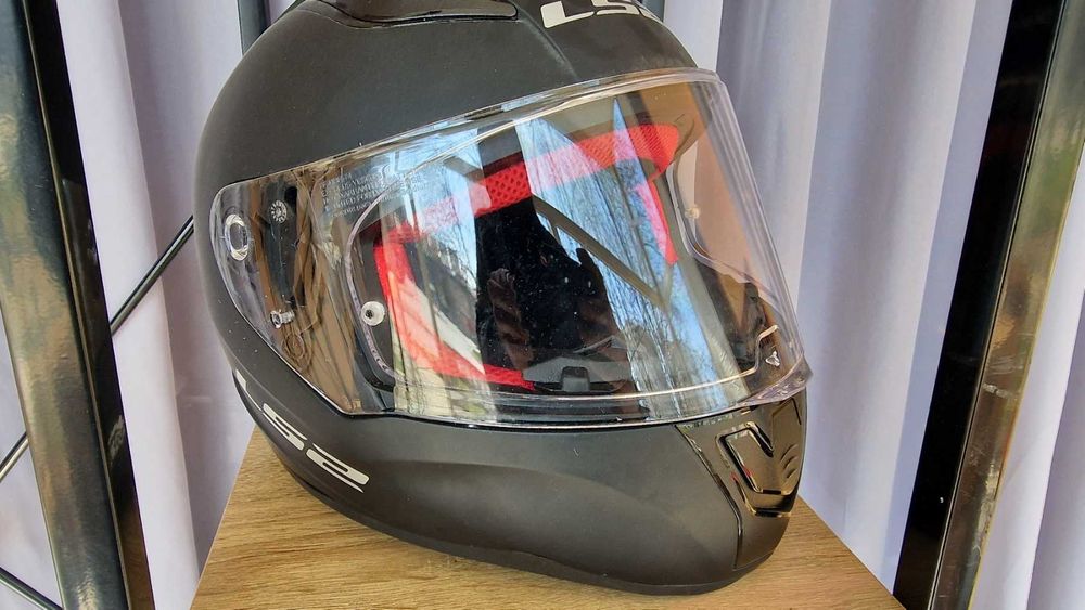 Мотоциклетна каска -LS2 размер - L