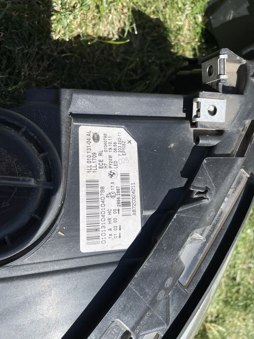 Faruri f10 stanga si dreapta