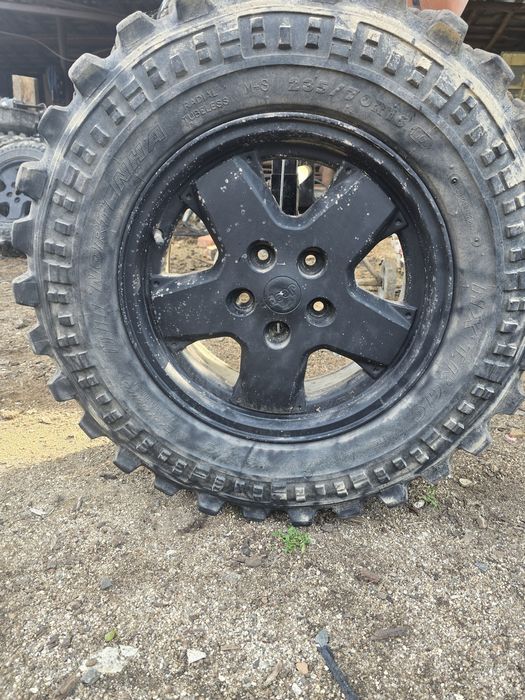Гуми с джанти за jeep cherokee