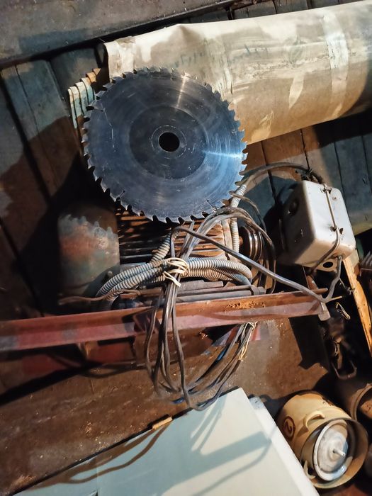Продам циркулярку на  380В