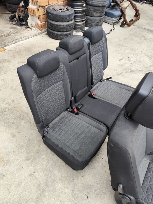 Салон за аTiguan 17/23 година се продава заедно с четирите кори