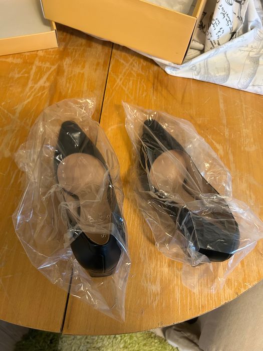 Кожени обувки на ток Sara Pen