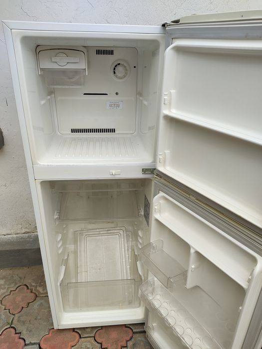 Продаются 2 холодильника LG и DEU